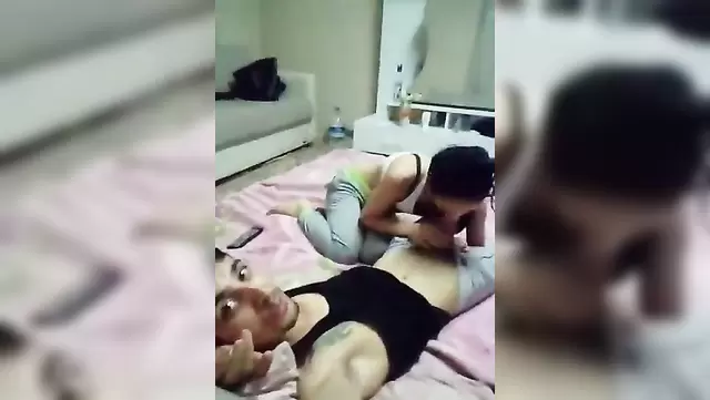 آزور یه ساک زدن خوشگل رو تو گوشیش ضبط کرد.